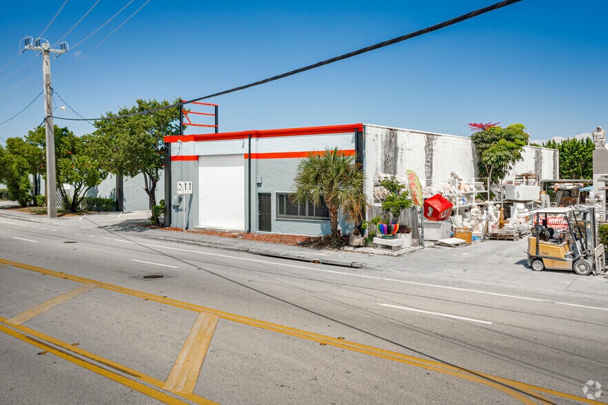 1610-1614 S Dixie Hwy, Pompano Beach, FL à vendre - Photo du bâtiment - Image 3 de 10