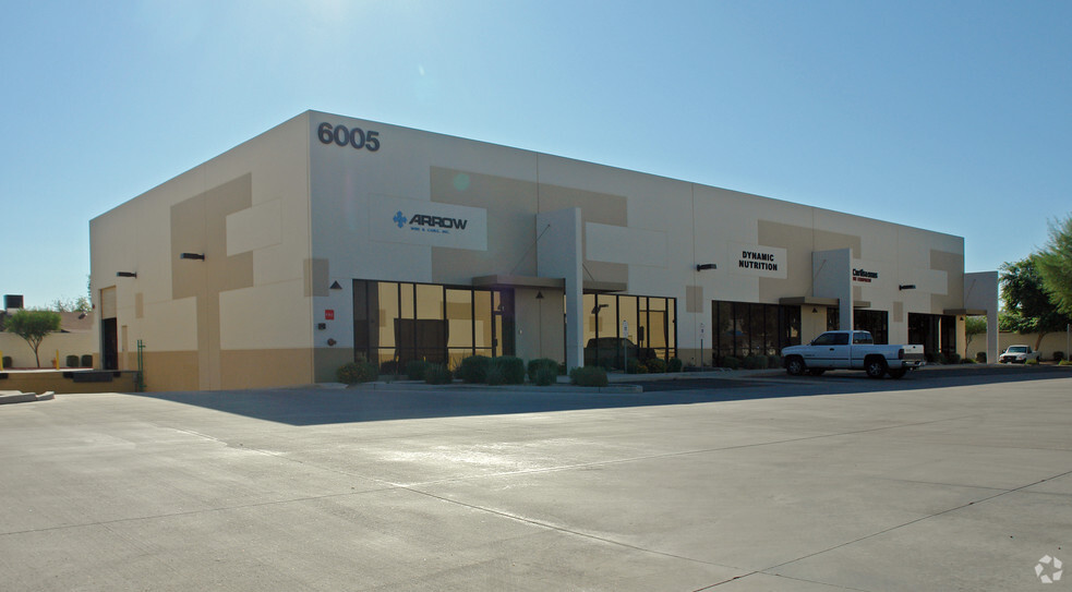 6005 S 40th St, Phoenix, AZ for lease - Primary Photo - Image 1 of 3