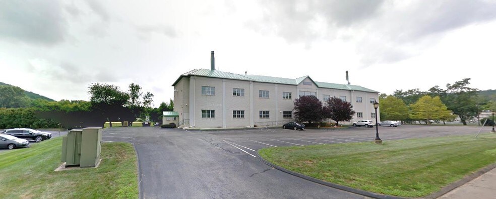 4 Research Dr, Woodbridge, CT à louer - Photo du bâtiment - Image 3 de 33