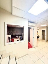 Avenida Libertad, Alcorcón, Madrid for lease Interior Photo- Image 2 of 18