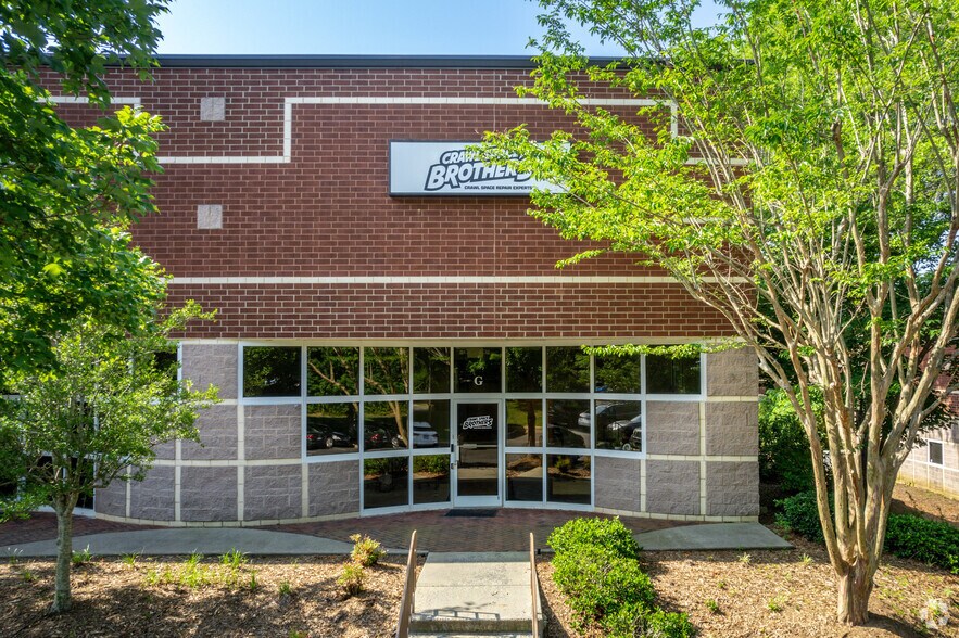 1150 Crews Rd, Matthews, NC à louer - Photo du bâtiment - Image 2 de 7