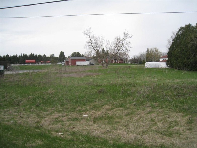 Navan Rd, Ottawa, ON à vendre - Photo principale - Image 1 de 1