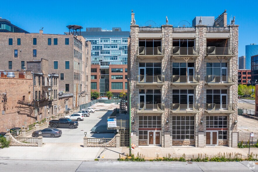 165 and 167 N May portefeuille de 2 propriétés à vendre sur LoopNet.ca - Photo du bâtiment - Image 3 de 9