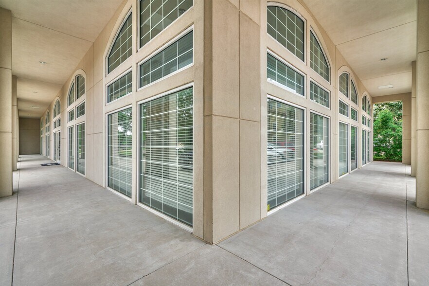 8201 Cypresswood Dr, Spring, TX à louer - Photo intérieure - Image 3 de 20