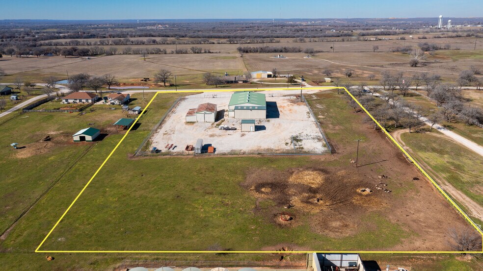 1652 Cuba Rd, Bridgeport, TX à vendre - Photo du bâtiment - Image 2 de 22