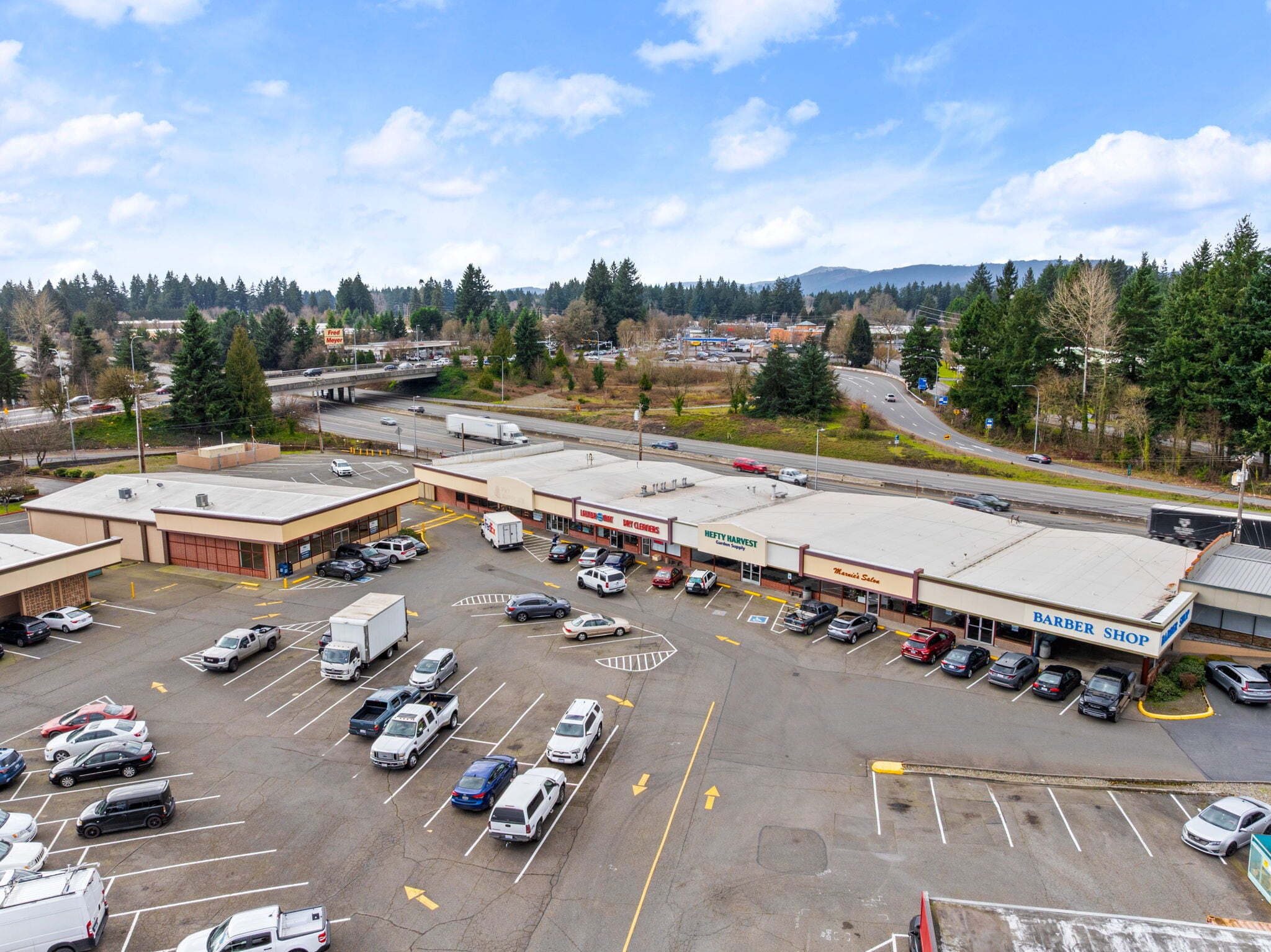 Southgate Shopping Center (South) portfolio of 6 properties for sale on LoopNet.ca Primary Photo- Image 1 of 14