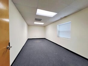 2110 Duncan Rd, Wilmington, DE for lease Interior Photo- Image 2 of 11