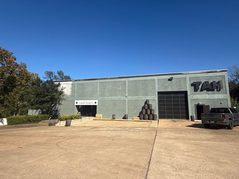 100 N Church St, Palestine, TX for sale - Building Photo - Image 1 of 3