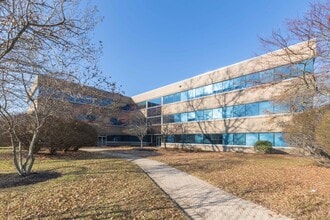 925 Harvest Dr, Blue Bell, PA for lease Building Photo- Image 2 of 13