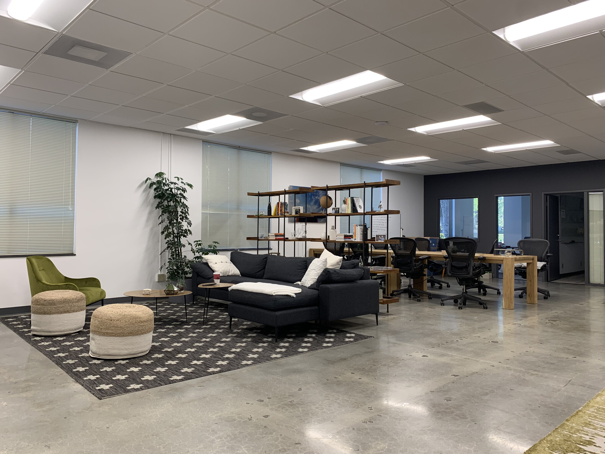 550 S California Ave, Palo Alto, CA à louer Photo intérieure- Image 1 de 7