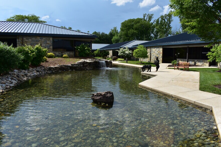 8945-8975 Guilford Rd, Columbia, MD à louer - Photo du bâtiment - Image 2 de 6