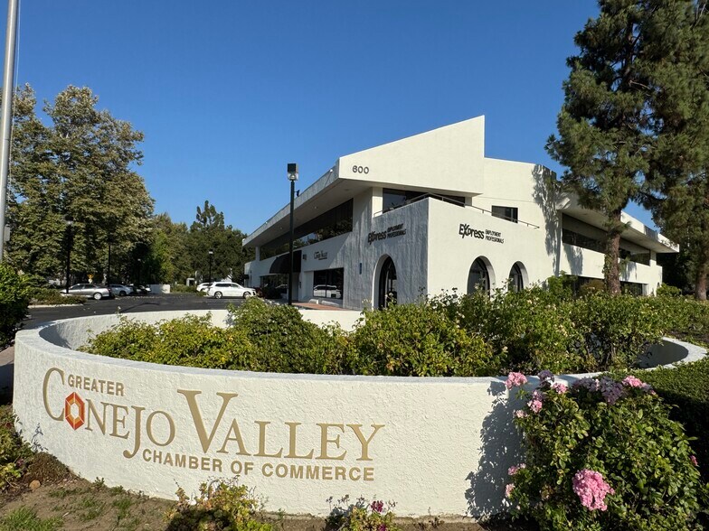 600 Hampshire Rd, Westlake Village, CA à louer - Photo du bâtiment - Image 3 de 9