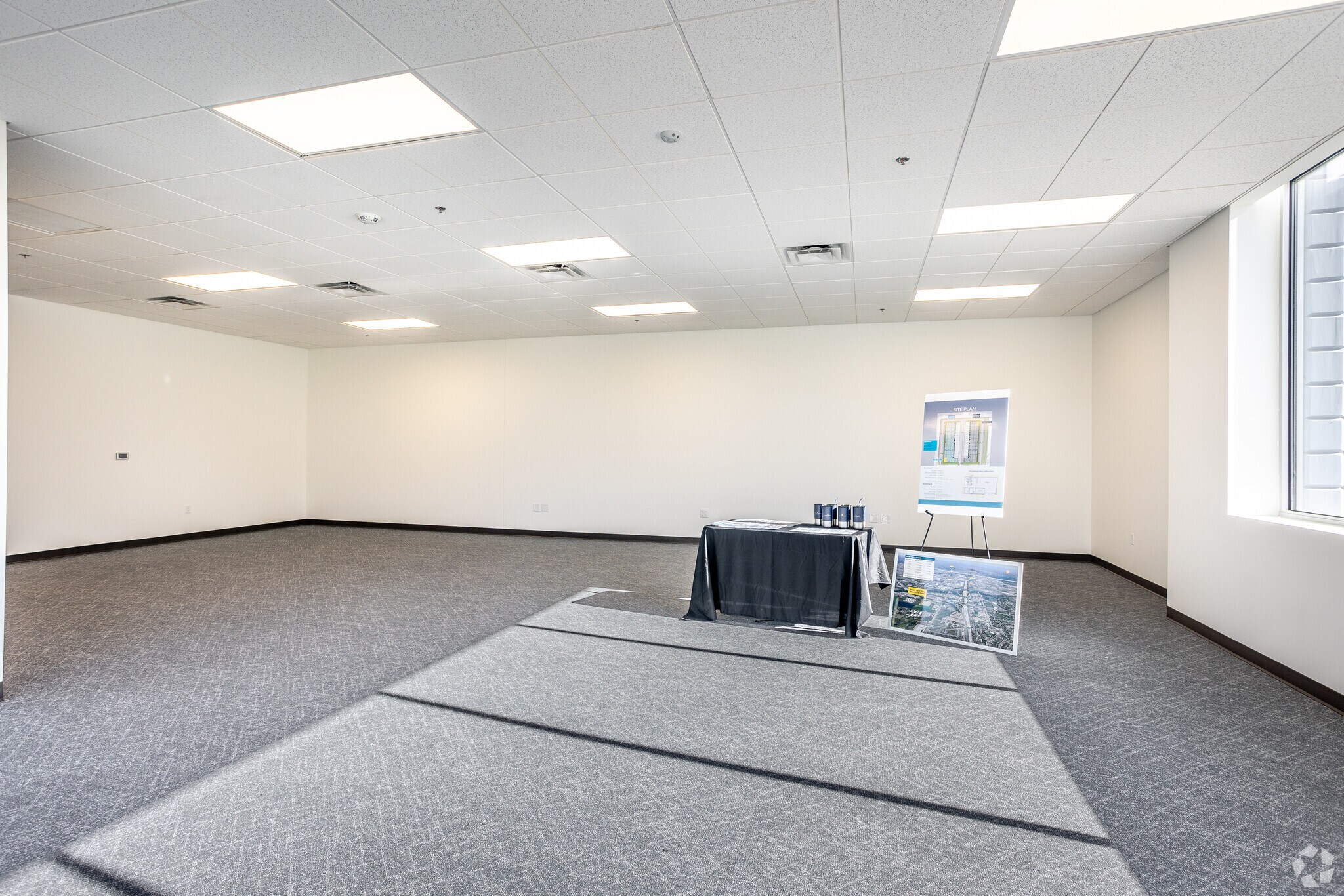 1051 E 73rd Ave, Denver, CO for lease Interior Photo- Image 1 of 13