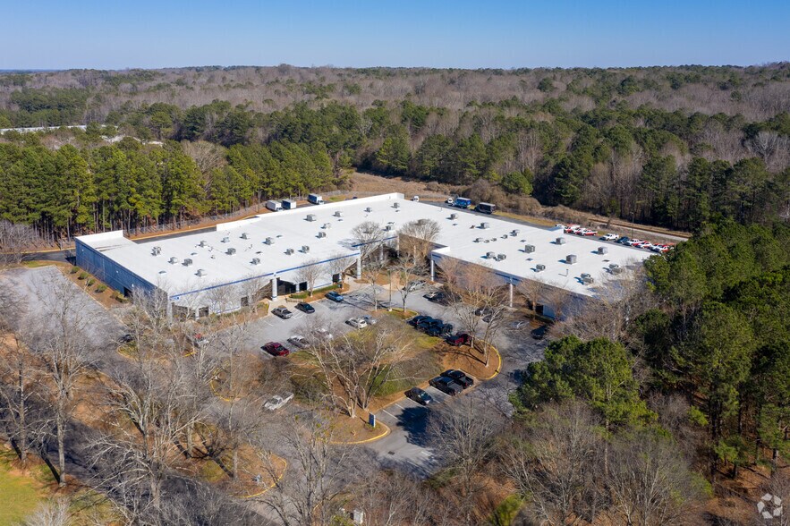 5243 Royal Woods Pky, Tucker, GA à louer - Aérien - Image 1 de 4