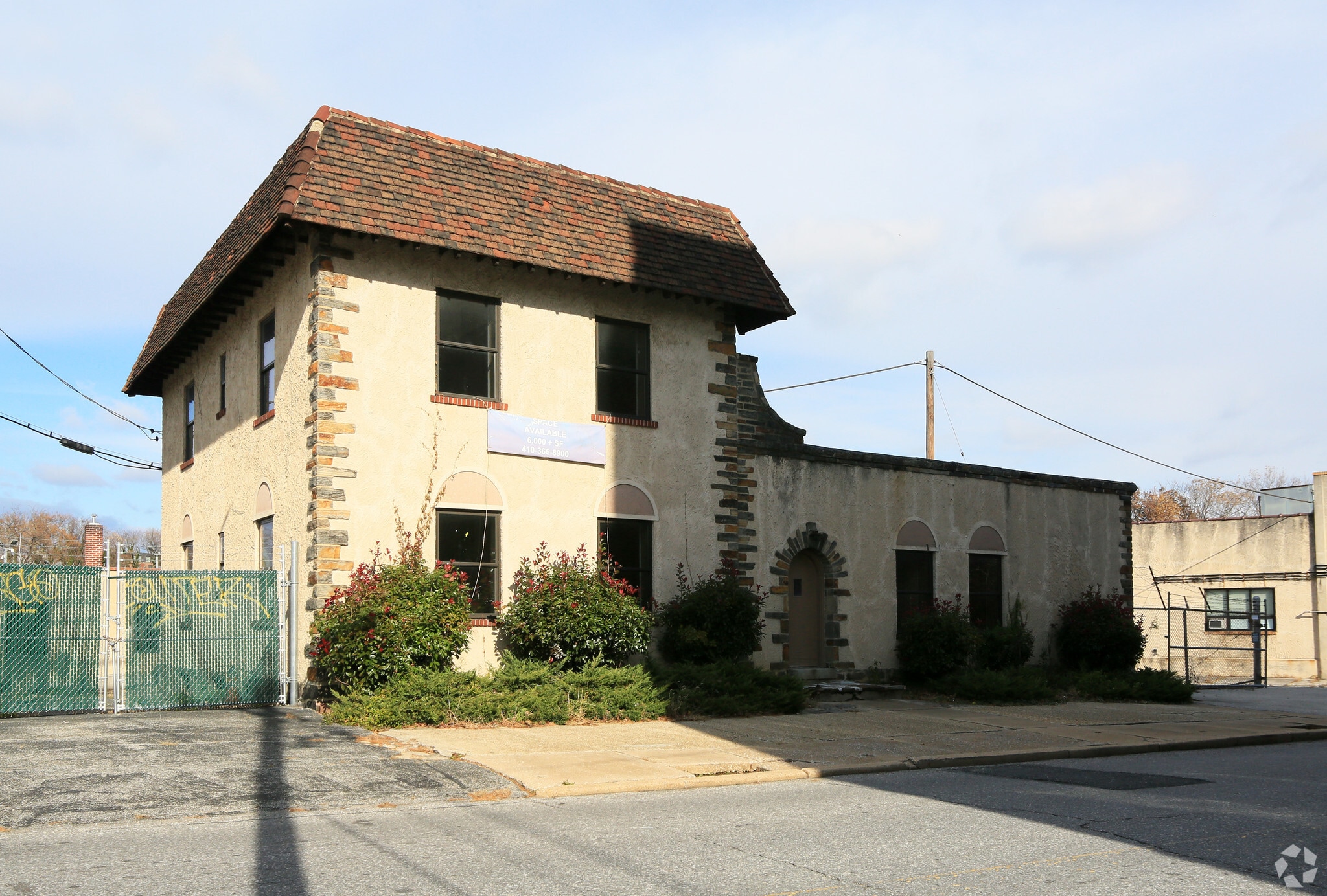 330 W 24th St, Baltimore, MD for lease Primary Photo- Image 1 of 5