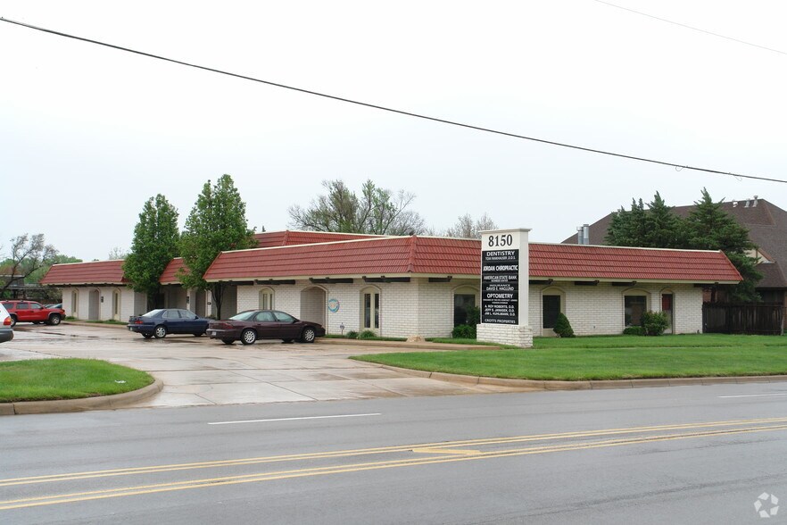 8150 E Douglas Ave, Wichita, KS à louer - Photo du bâtiment - Image 2 de 13