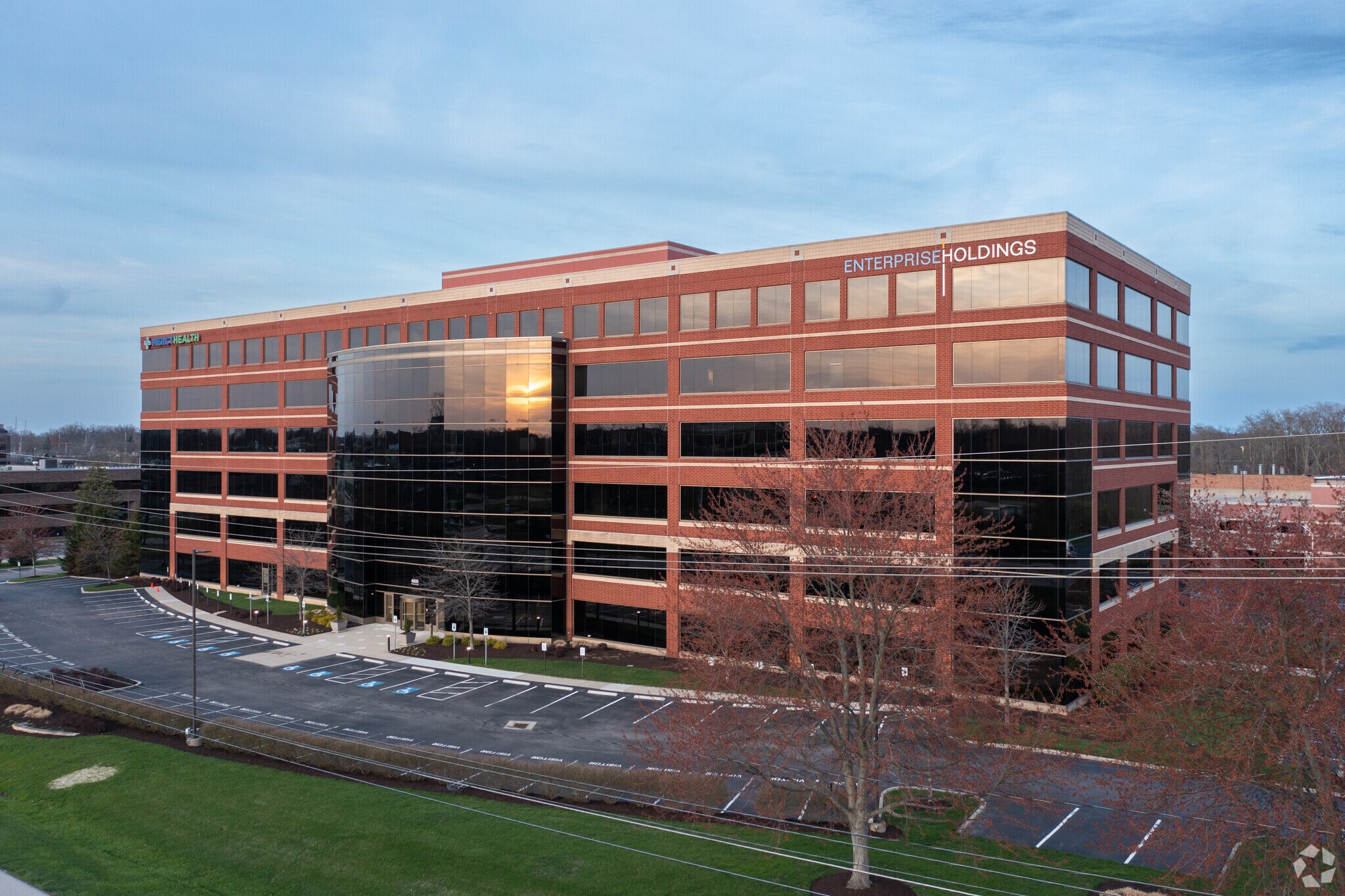 4600 McAuley Pl, Blue Ash, OH for lease Building Photo- Image 1 of 7