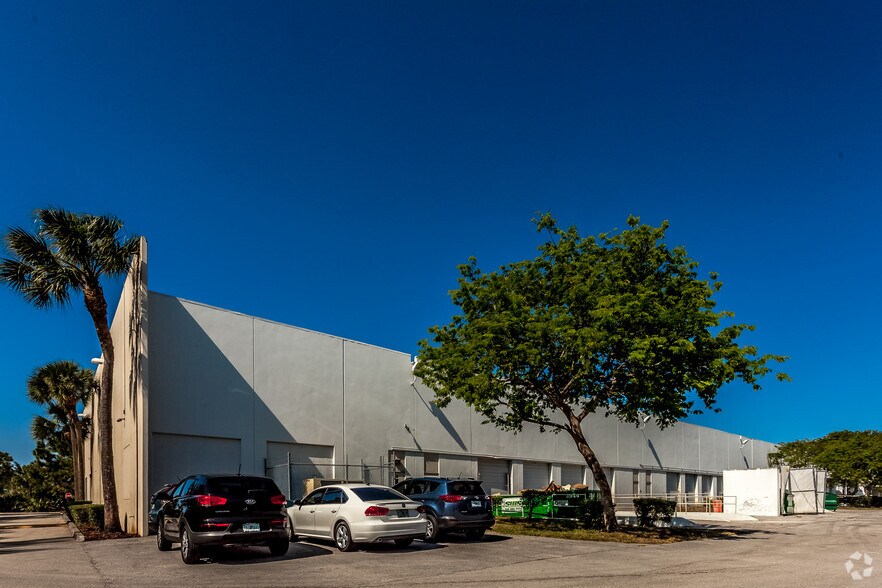 13450 SW 126th St, Miami, FL à louer - Photo du bâtiment - Image 3 de 5