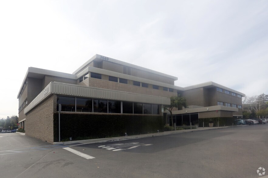 3640 Lomita Blvd, Torrance, CA à louer - Photo du bâtiment - Image 2 de 8