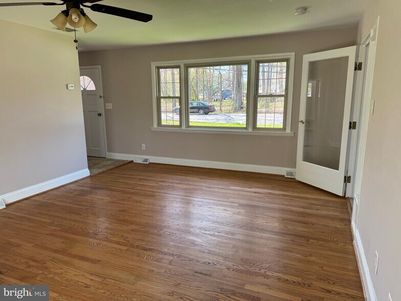 15 Bowleys Quarters Rd, Middle River, MD à louer - Photo du bâtiment - Image 3 de 17