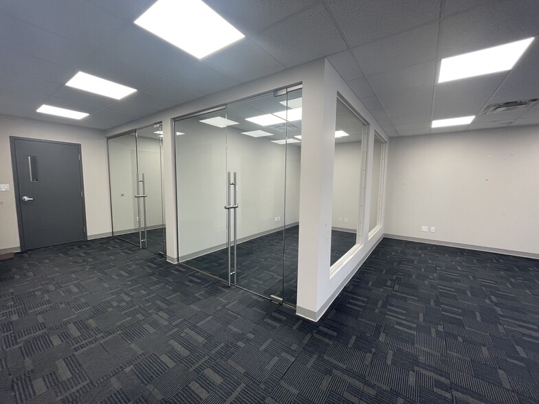 6 Front St N, Thorold, ON for lease - Interior Photo - Image 2 of 8