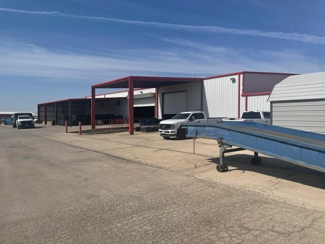 411 S Meadow Ave, Odessa, TX à vendre - Photo du bâtiment - Image 2 de 3