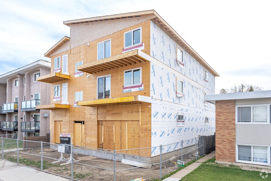 11425 124 St NW, Edmonton, AB à louer - Photo principale - Image 1 de 2