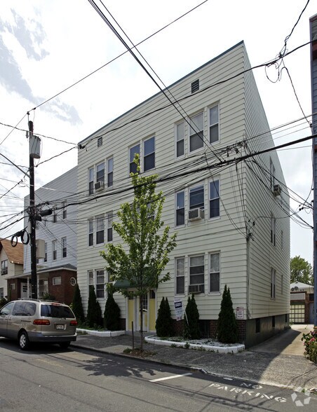 91 Terhune Ave, Jersey City, NJ à vendre - Photo principale - Image 1 de 2