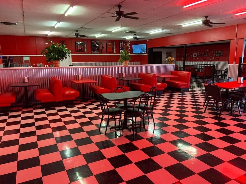 901 E St, Snyder, OK à vendre - Photo du bâtiment - Image 2 de 17