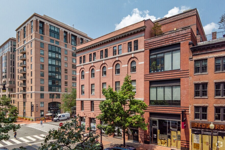 717 D St NW, Washington, DC à louer - Photo du bâtiment - Image 2 de 7