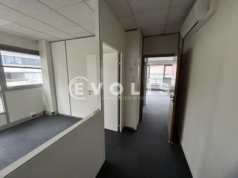 9 Avenue Léonard De Vinci, Pessac for lease - Interior Photo - Image 2 of 15