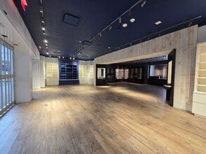 401 Center St NE, Salem, OR for lease Interior Photo- Image 2 of 15