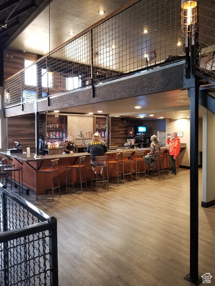 432 N 100 W, Cedar City, UT à vendre - Photo du bâtiment - Image 2 de 10