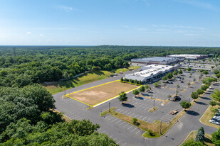 Development Land Beside Retail Center - Services immobiliers commerciaux