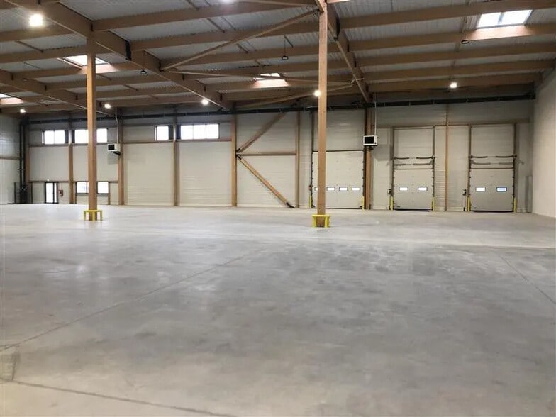 Industriel dans Louvres à louer - Photo intérieure - Image 3 de 12