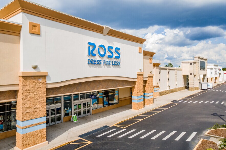 6200-6290 Commerce Palms Blvd, Tampa Palms, FL à louer - Photo du bâtiment - Image 2 de 10