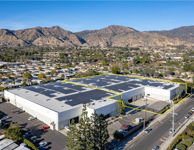 Plus de détails pour 13207 Bradley Ave, Sylmar, CA - Industriel à louer