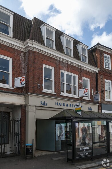 98-100 Fore St, Hertford à vendre - Photo principale - Image 1 de 1