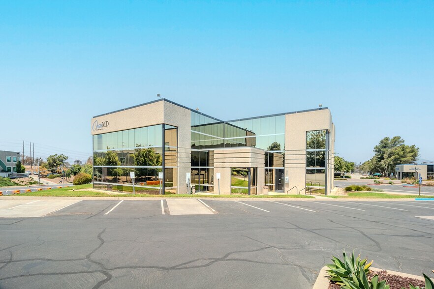 8901 Activity Rd, San Diego, CA à louer - Photo du bâtiment - Image 2 de 4