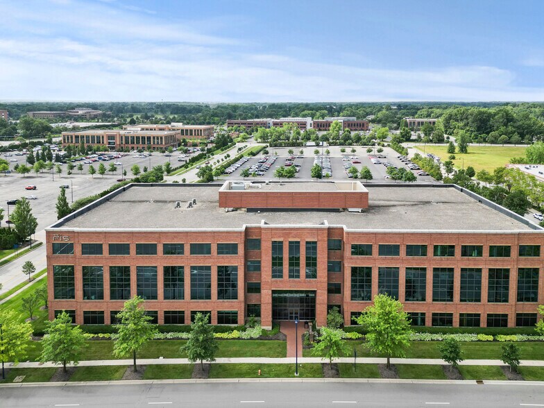 4249 Easton Way, Columbus, OH à louer - Photo du bâtiment - Image 1 de 14