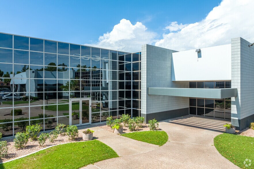 8836 N 23rd Ave, Phoenix, AZ à louer - Photo du bâtiment - Image 3 de 7