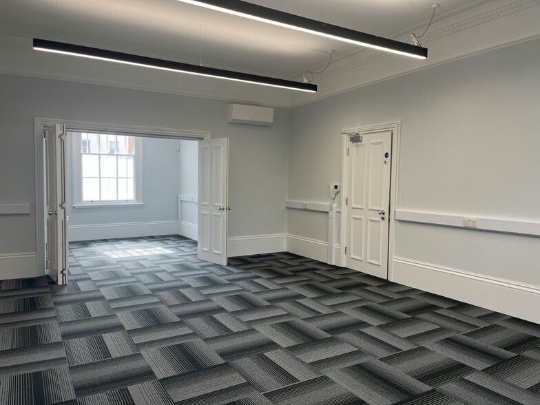 14 Hamilton Ter, Leamington Spa à louer - Photo du bâtiment - Image 3 de 9