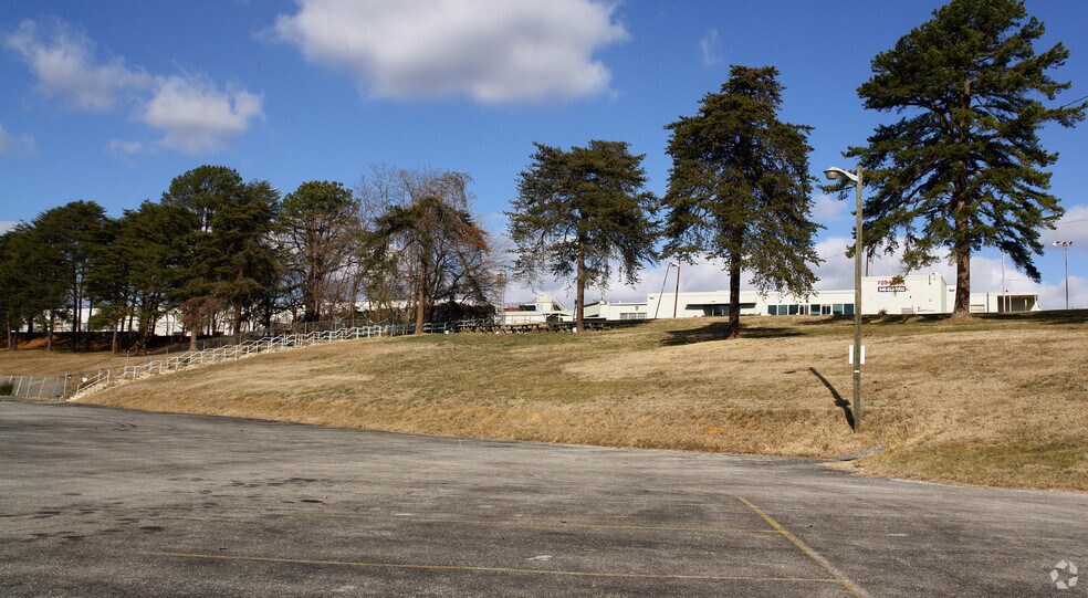 115 Brand Ave, Salem, VA à vendre - Photo du bâtiment - Image 3 de 8