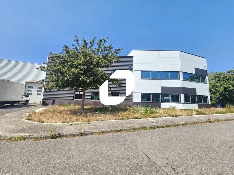 2 Avenue Des 3 Peuples, Montigny-le-Bretonneux for lease - Building Photo - Image 3 of 15