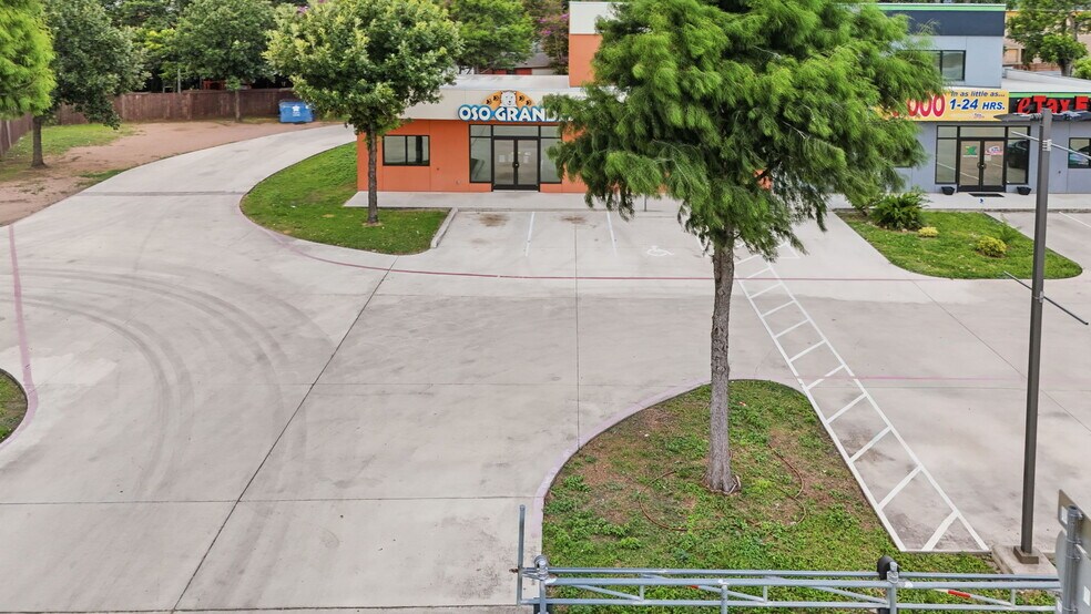 5407 Interstate 35 Access Rd, San Antonio, TX for lease - Building Photo - Image 2 of 29