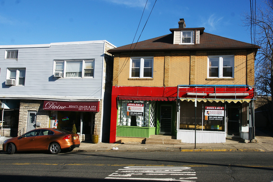 5-7 W Main St, Bergenfield, NJ à vendre - Photo du bâtiment - Image 1 de 1