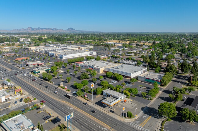 Plus de détails pour 865 Colusa Ave, Yuba City, CA - Commerce de détail à vendre