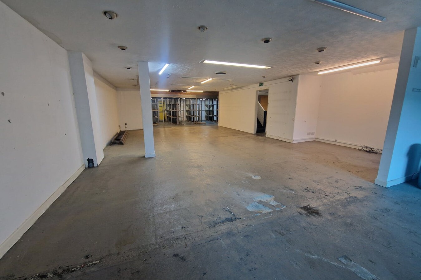 Fitzherbert Rd, Portsmouth, HAM PO6 1TX - Unit 2 -  - Interior Photo - Image 1 of 7