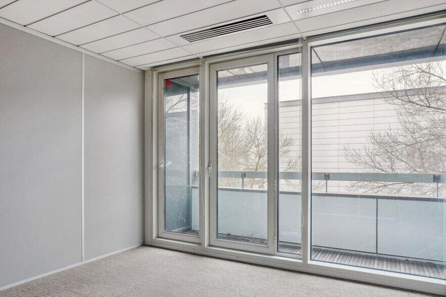 12 Rue De La Navigation, Lyon for lease - Interior Photo - Image 2 of 11