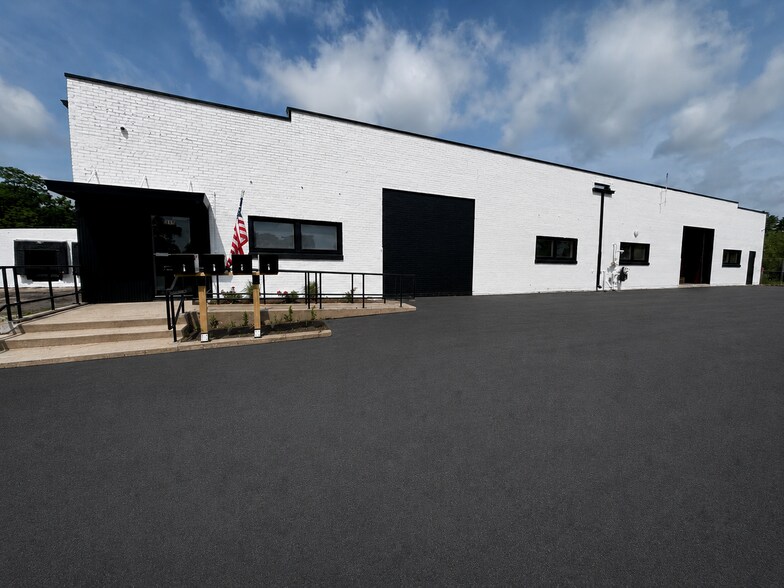 315 N 9th St, St Charles, IL à louer - Photo du bâtiment - Image 1 de 14